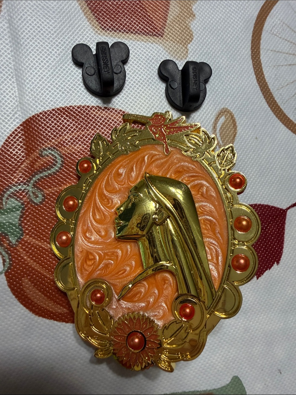 Disney Pocahontas profile pin